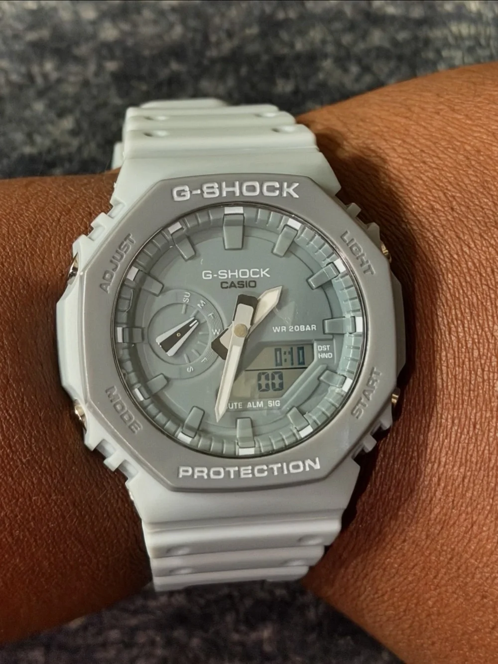 G-Shock shock analog